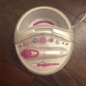 Litchi hand bath and manicure station